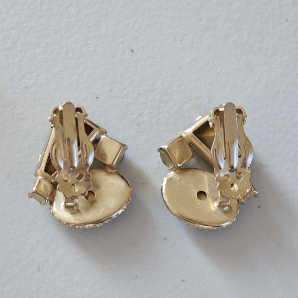 Vintage Gold Tone Statement Bracelet & Clip On Earrings Set | Rhinestones - Picture 8 of 8